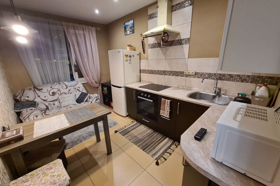 Сдаётся 2-комнатная квартира, 75 м²