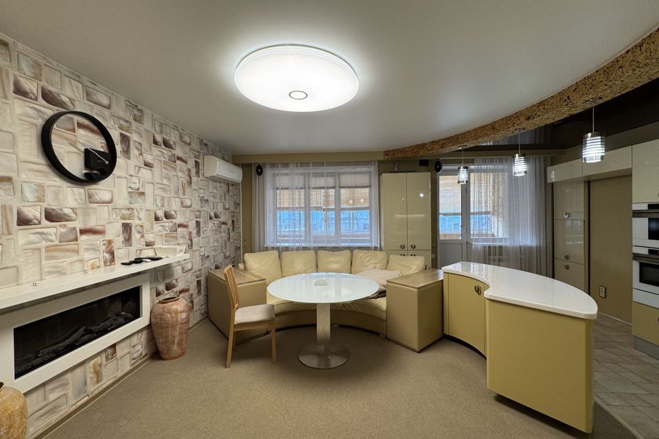 Продаётся 4-комнатная квартира, 97.1 м²