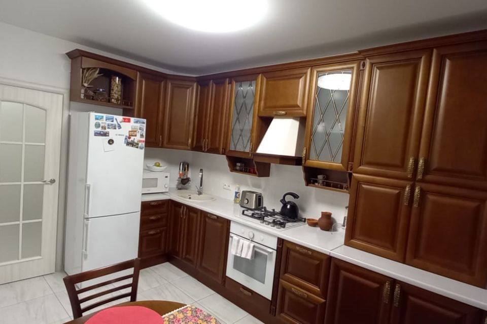Продаётся 2-комнатная квартира, 56.8 м²