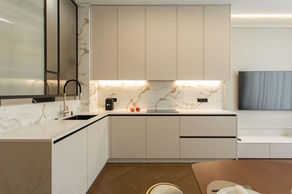 Продаётся 4-комнатная квартира, 105 м²