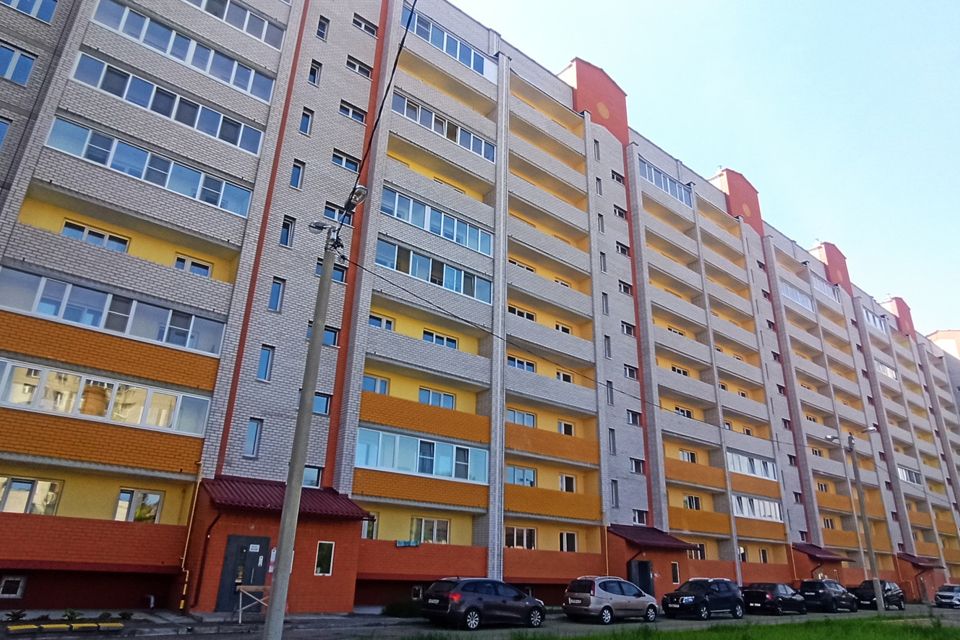Продаётся 4-комнатная квартира, 101 м²