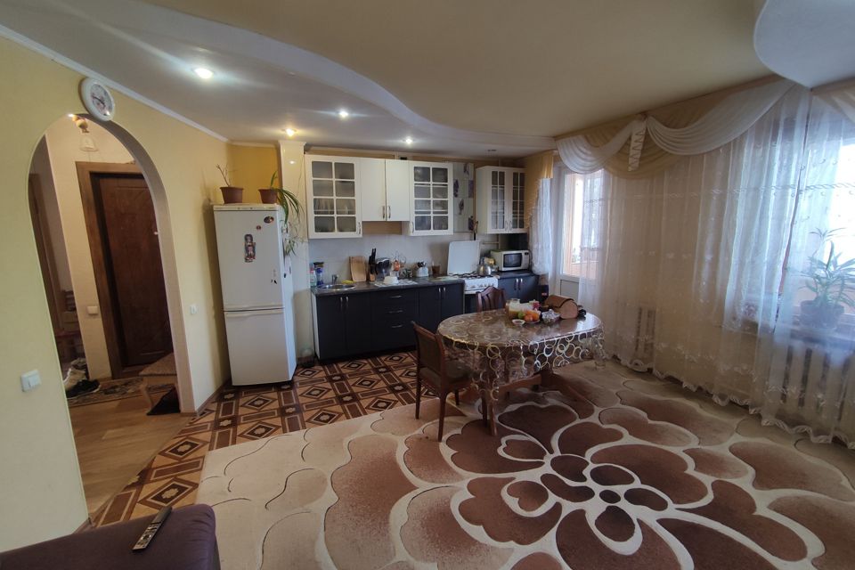 Продаётся 4-комнатная квартира, 74 м²