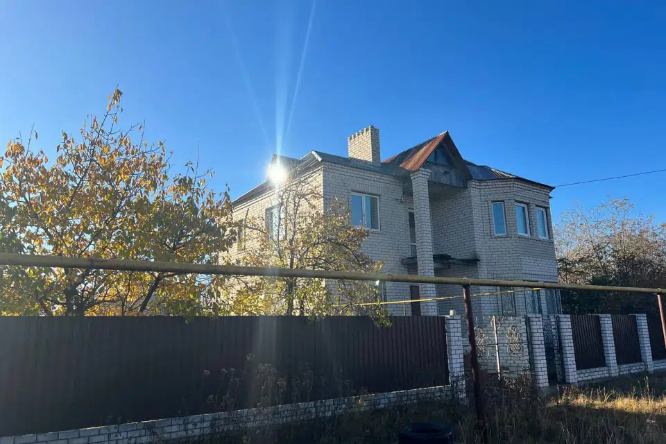 Продаётся 2-этажный дом, 270 м²