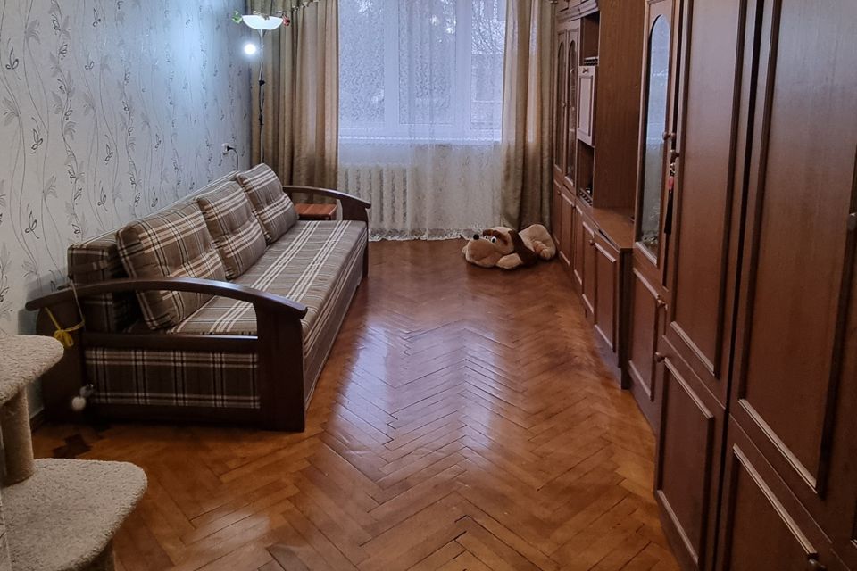 Продаётся 3-комнатная квартира, 48.5 м²
