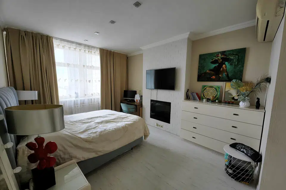 Продаётся 3-комнатная квартира, 104 м²
