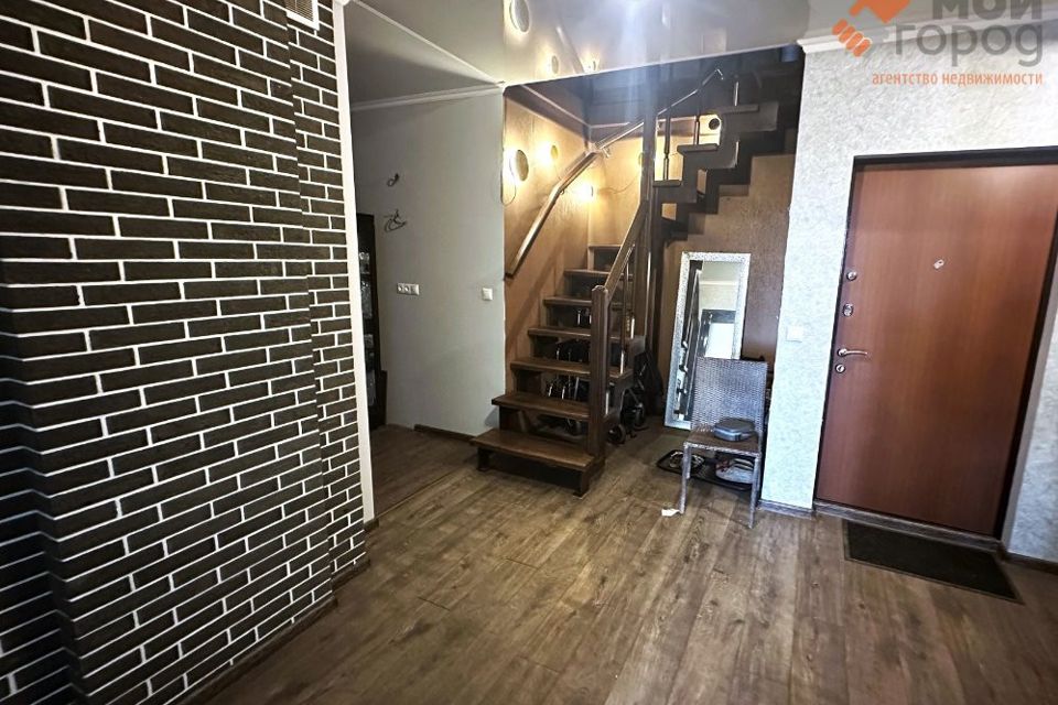 Продаётся 3-комнатная квартира, 136 м²