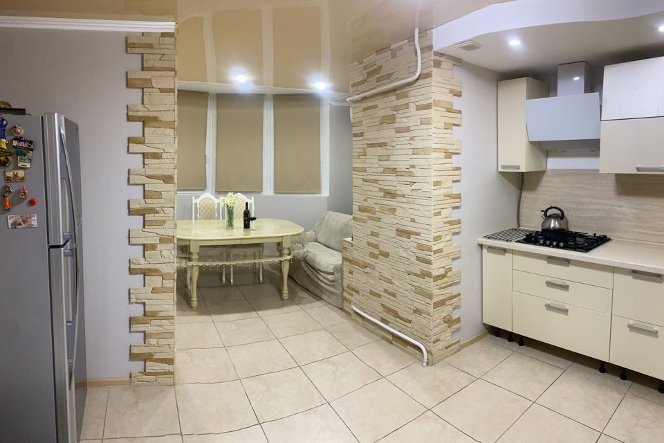 Продаётся 2-комнатная квартира, 65 м²