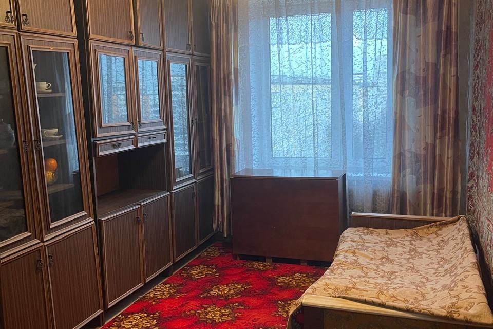 Продаётся комната в 2-комн. квартире, 10.5 м²