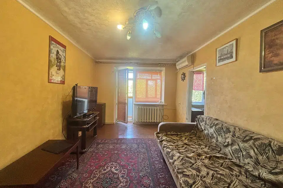 Продаётся 3-комнатная квартира, 56 м²