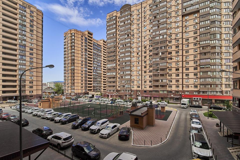 Продаётся 3-комнатная квартира, 102 м²
