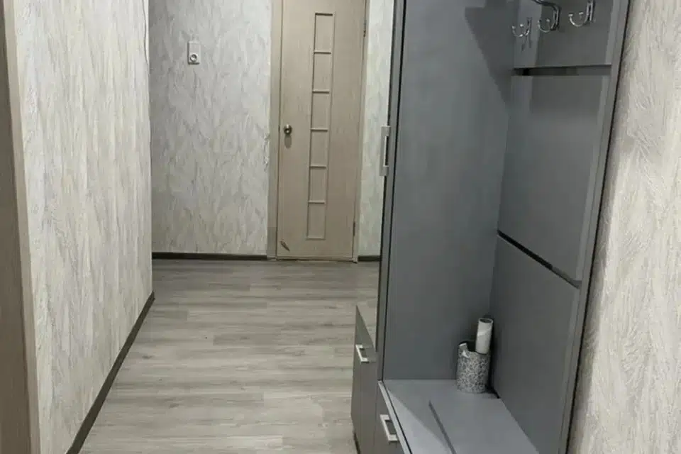 Продаётся 4-комнатная квартира, 72 м²