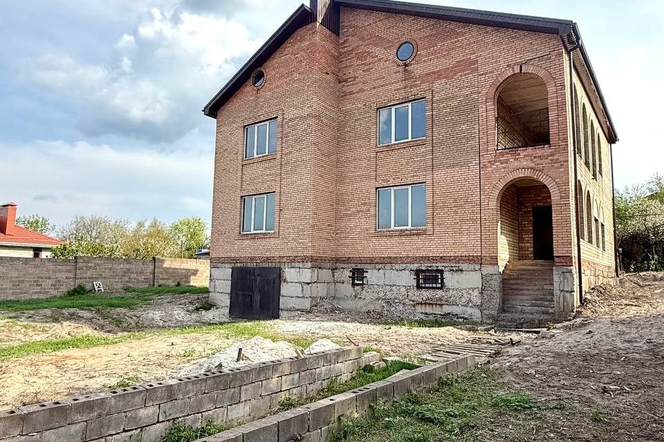 Продаётся 3-этажный дом, 510 м²