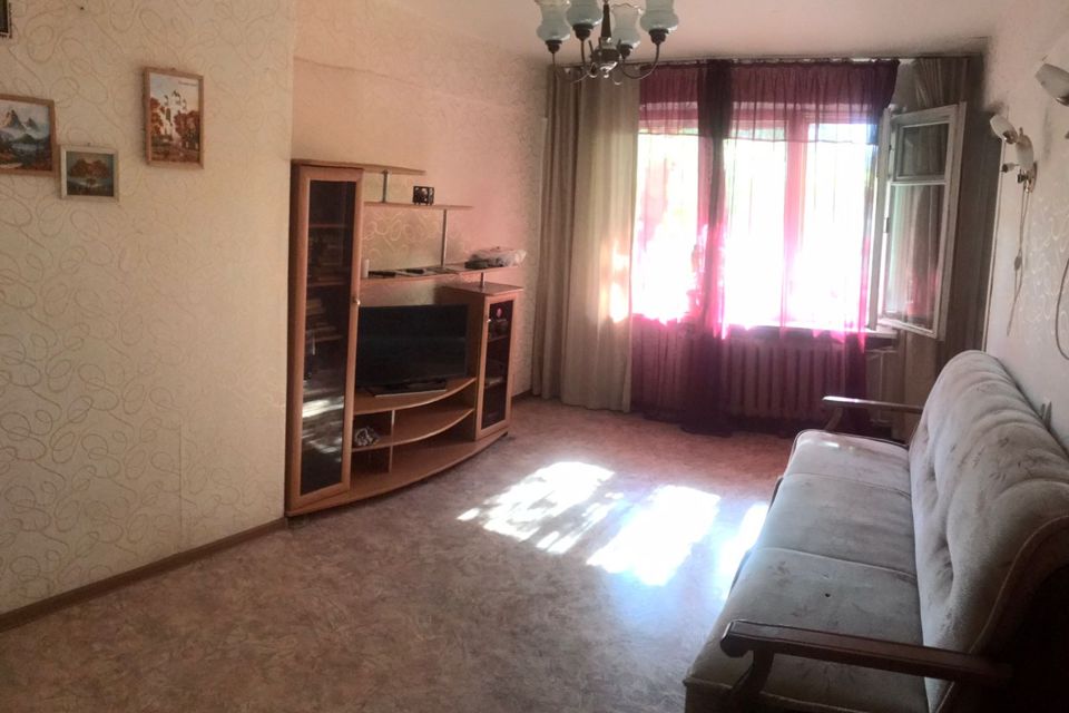 Продаётся 3-комнатная квартира, 48 м²