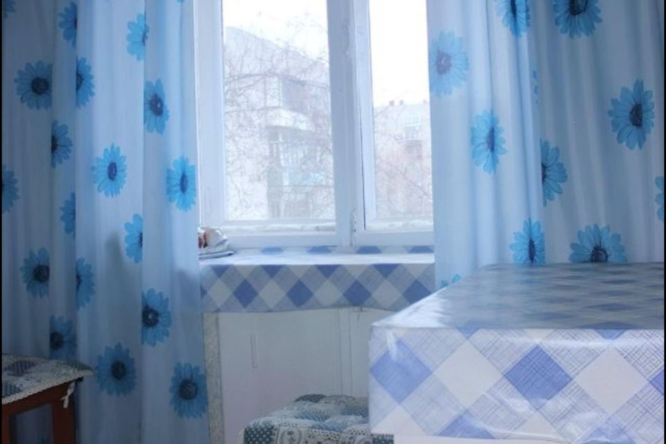 Продаётся 3-комнатная квартира, 50.4 м²