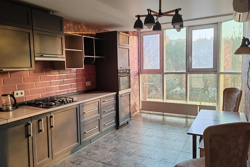 Сдаётся 1-комнатная квартира, 60 м²
