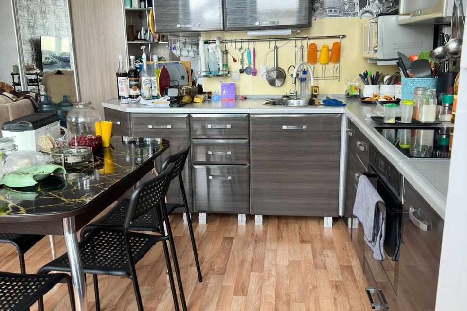 Продаётся 4-комнатная квартира, 110 м²