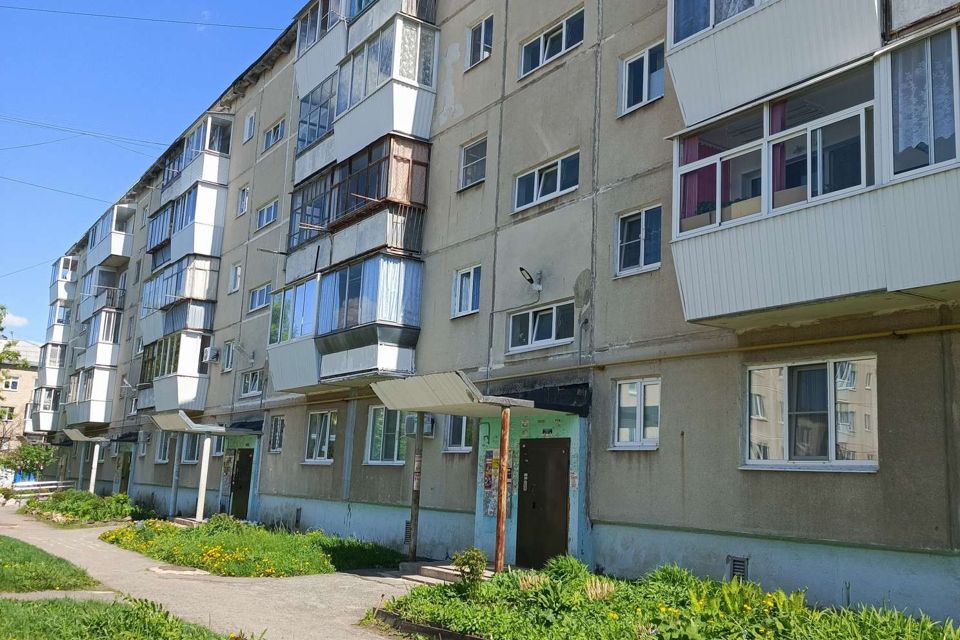 Продаётся 3-комнатная квартира, 57.9 м²