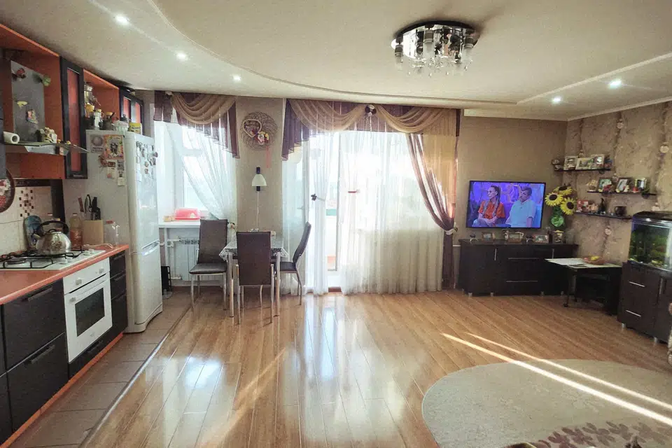 Продаётся 4-комнатная квартира, 72.2 м²