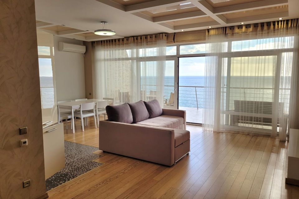 Продаётся 3-комнатная квартира, 112.3 м²