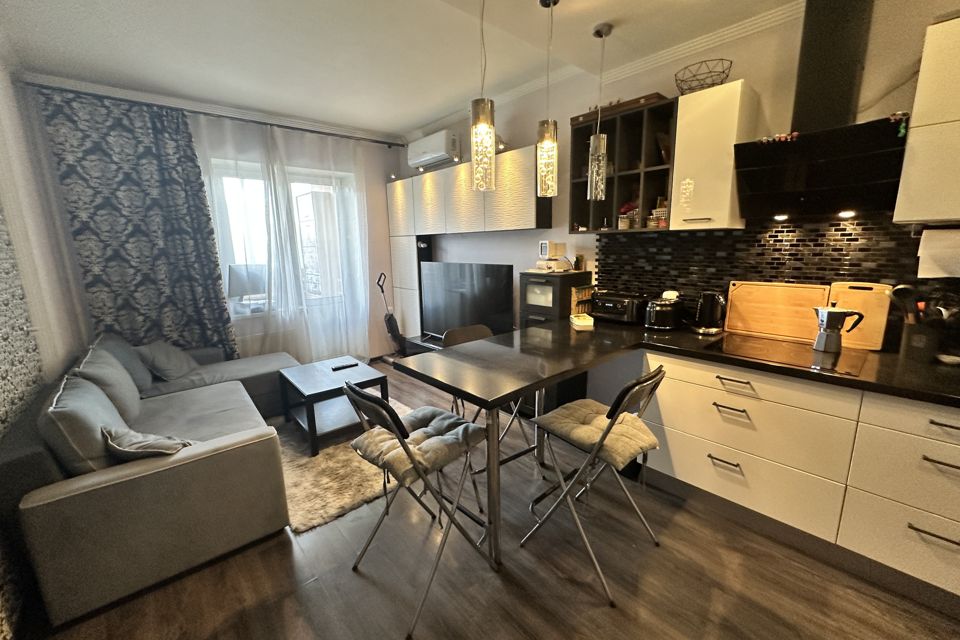 Продаётся 1-комнатная квартира, 37.5 м²