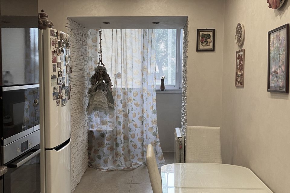 Продаётся 2-комнатная квартира, 58.3 м²