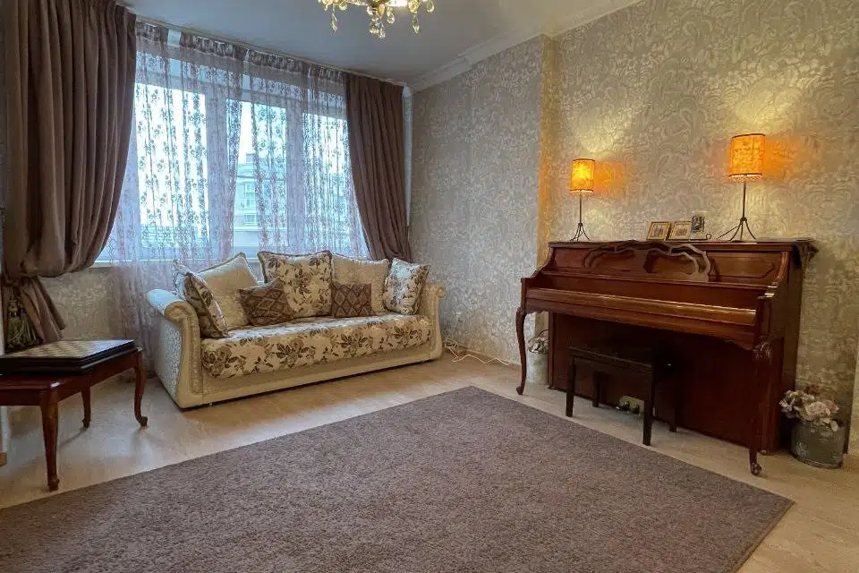 Продаётся 1-комнатная квартира, 57.5 м²