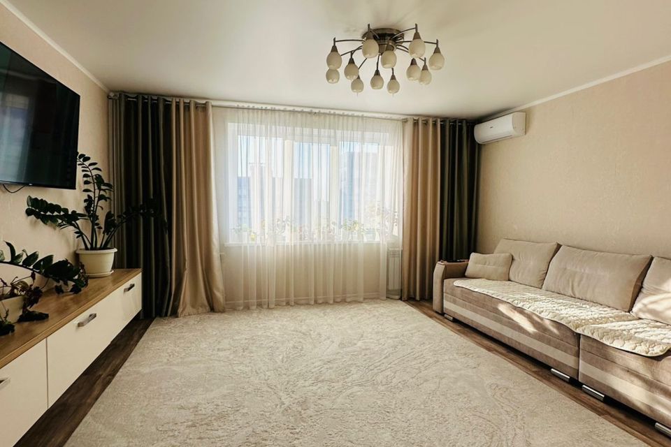 Продаётся 4-комнатная квартира, 77.3 м²
