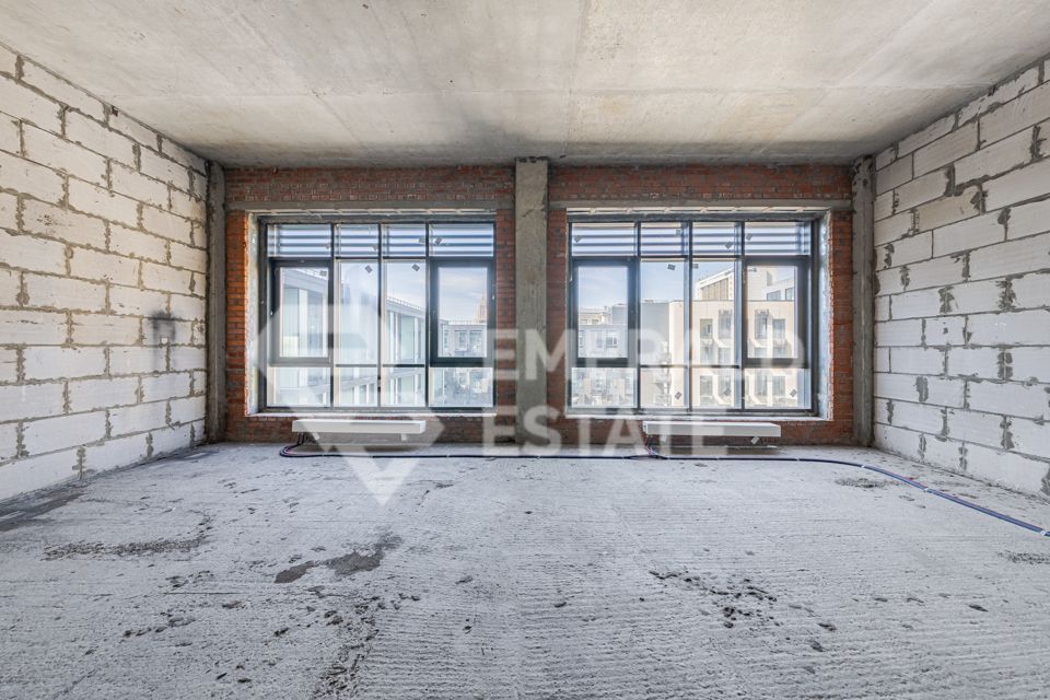 Продаётся 2-комнатная квартира, 105.3 м²