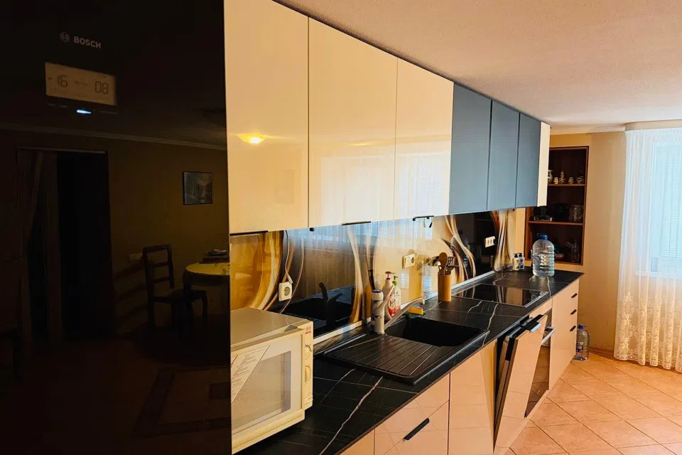 Продаётся 3-этажный дом, 380.3 м²
