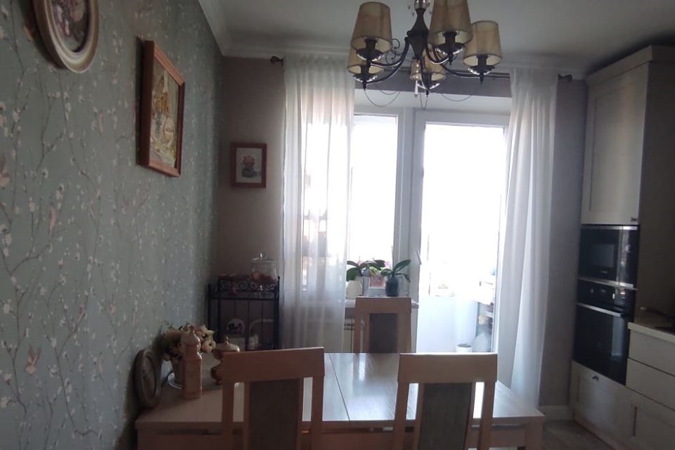 Продаётся 3-комнатная квартира, 81.6 м²