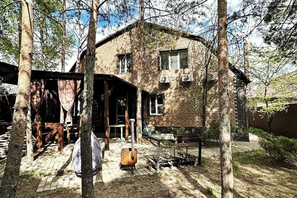 Продаётся 2-этажный дом, 210 м²