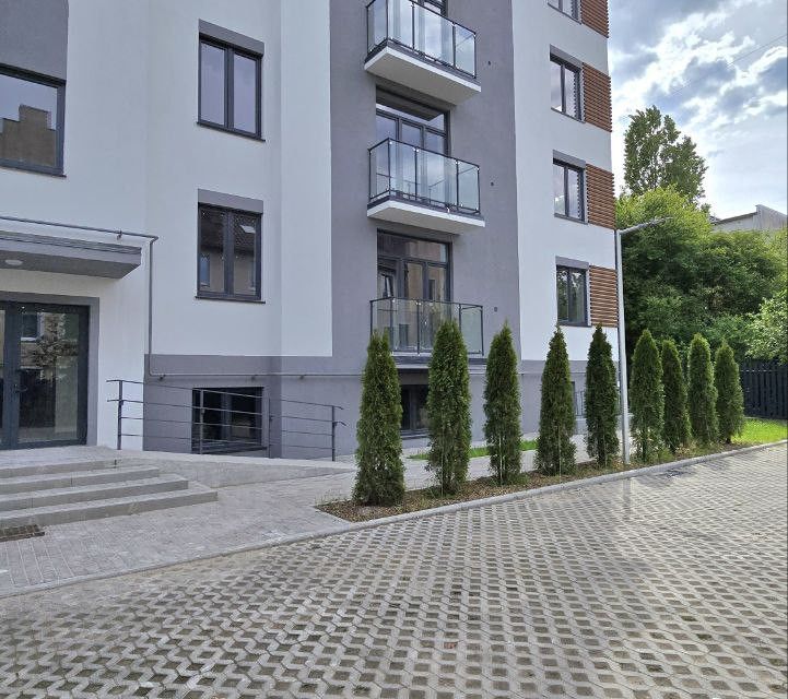 Продаётся 4-комнатная квартира, 130 м²