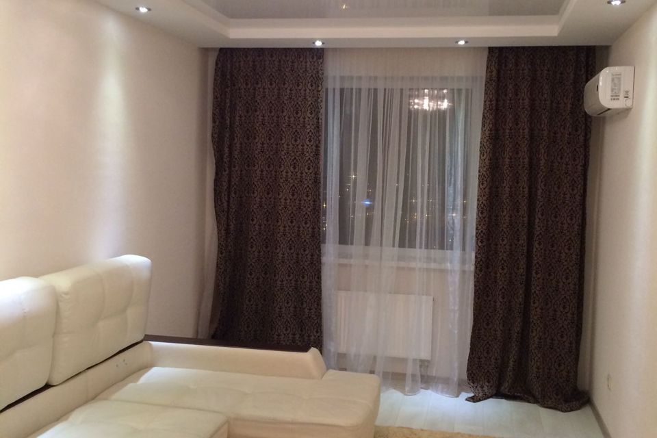 Продаётся 1-комнатная квартира, 43.3 м²