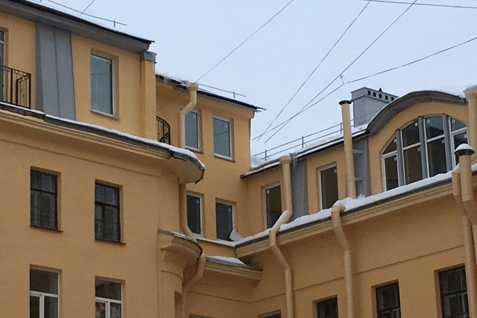 Продаётся 3-комнатная квартира, 157.3 м²
