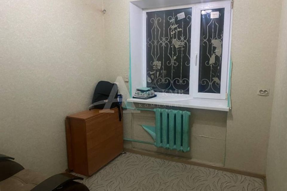Продаётся 4-комнатная квартира, 57 м²
