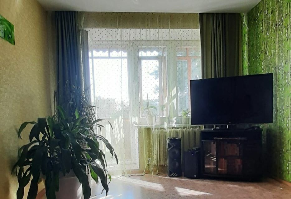 Продаётся 3-комнатная квартира, 56.8 м²