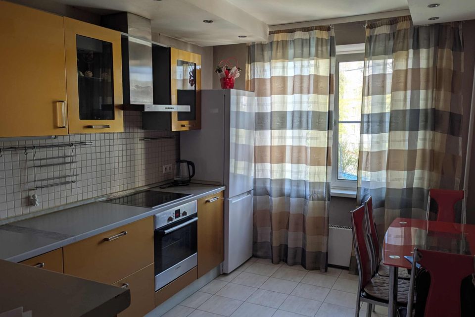 Сдаётся 2-комнатная квартира, 58 м²