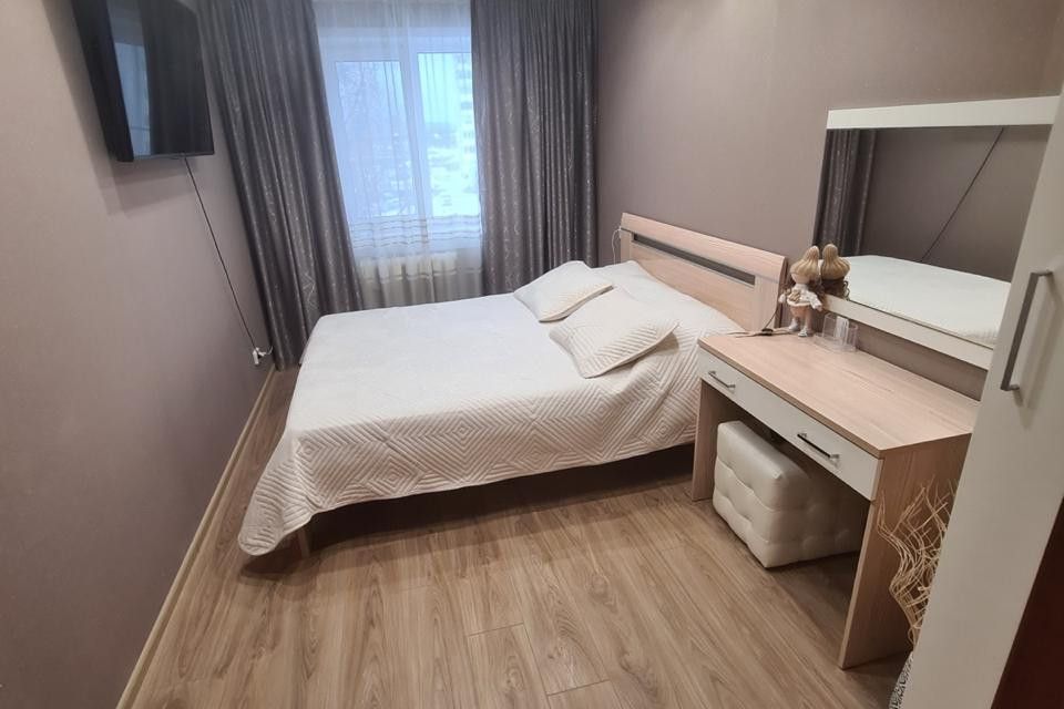 Продаётся 4-комнатная квартира, 60.8 м²