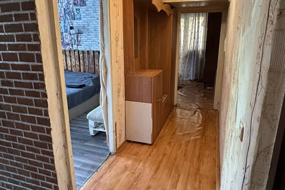 Продаётся 3-комнатная квартира, 691 м²