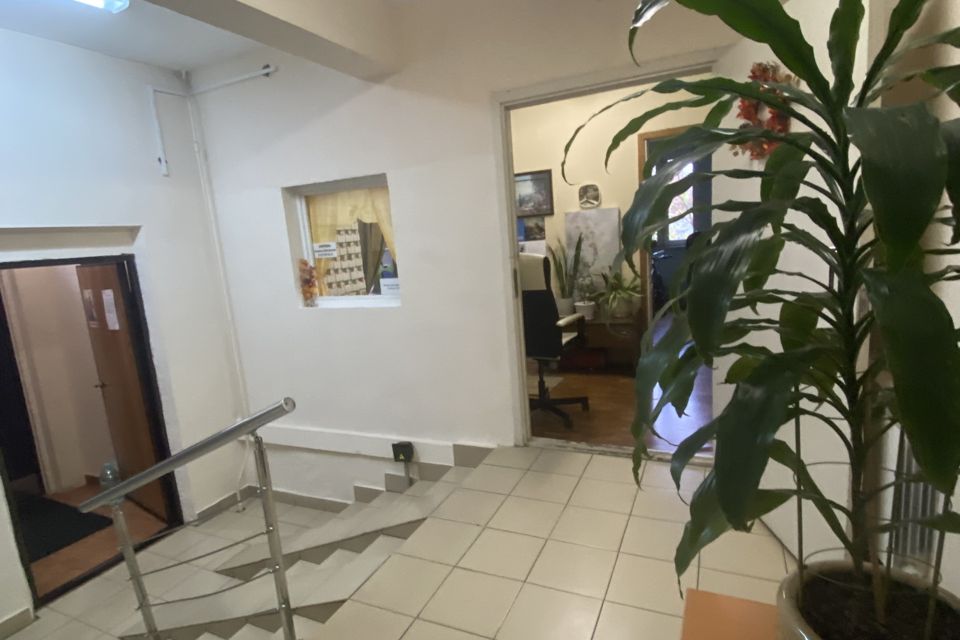 Продаётся 4-комнатная квартира, 103 м²