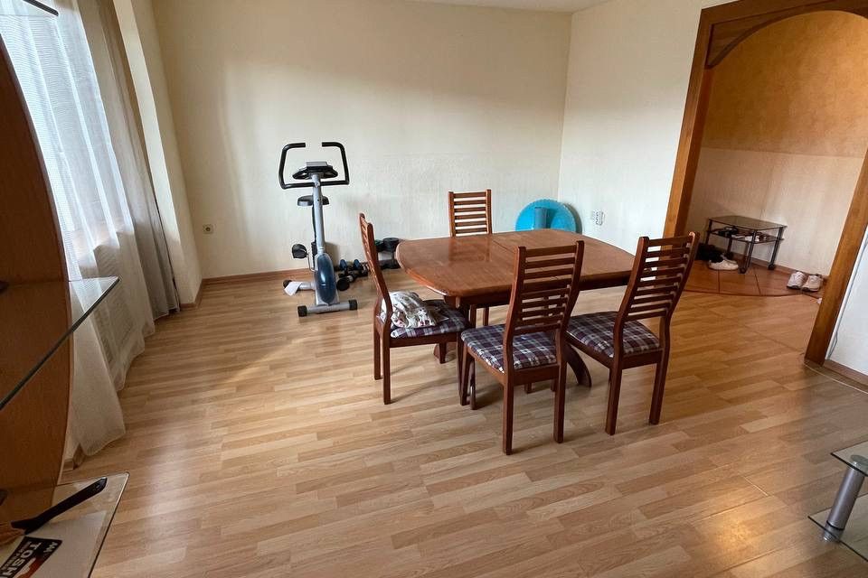 Продаётся 4-комнатная квартира, 77.1 м²
