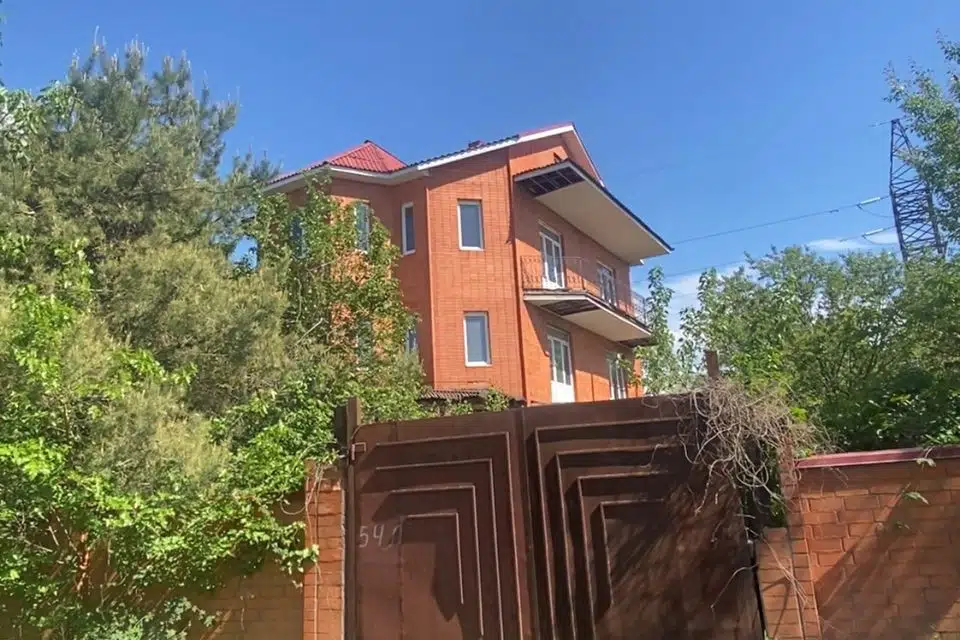 Продаётся 4-этажный дом, 436.5 м²