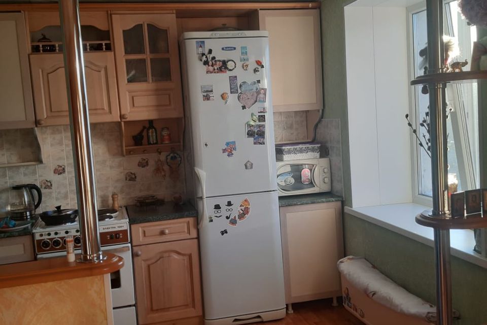 Продаётся 4-комнатная квартира, 76.1 м²