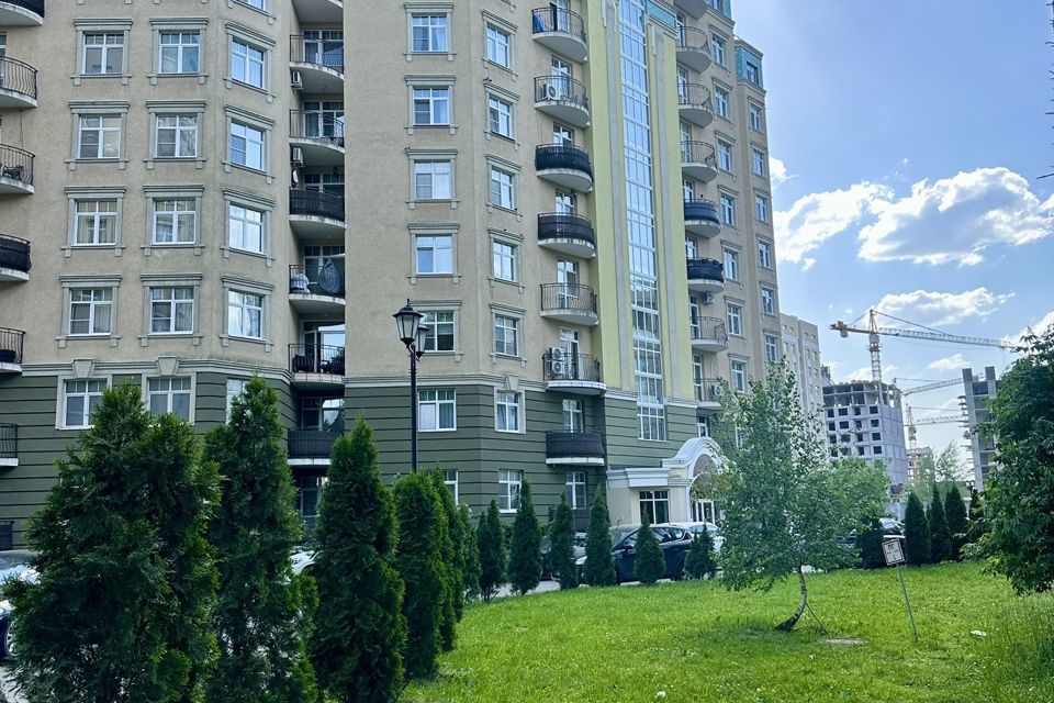 Продаётся 2-комнатная квартира, 72.6 м²