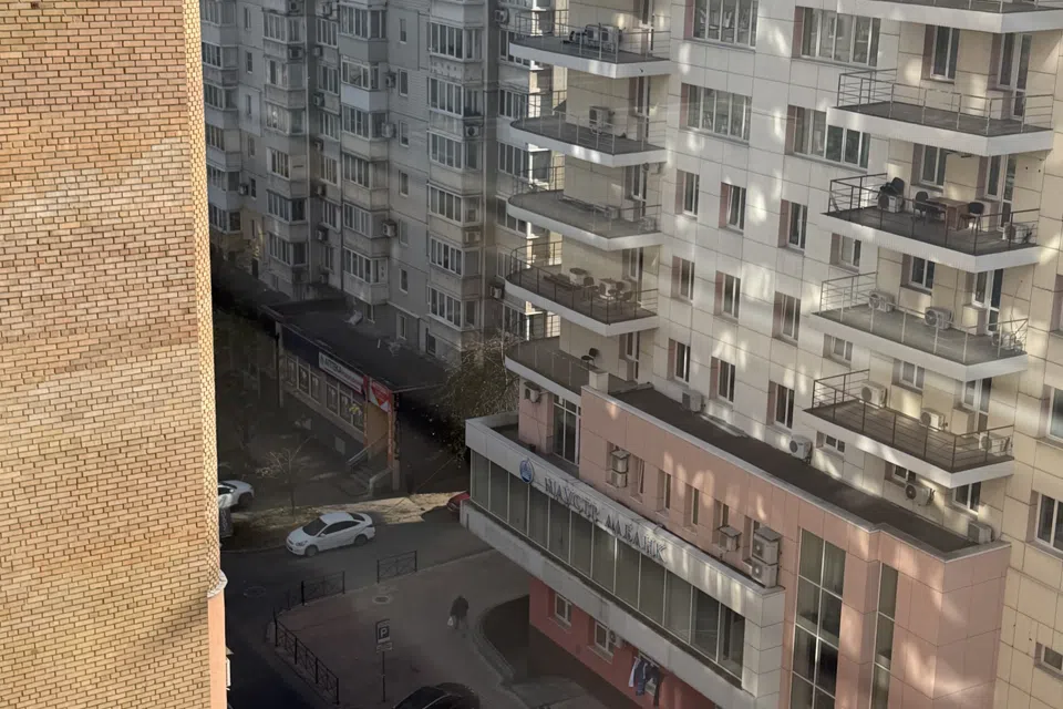 Продаётся 1-комнатная квартира, 42 м²