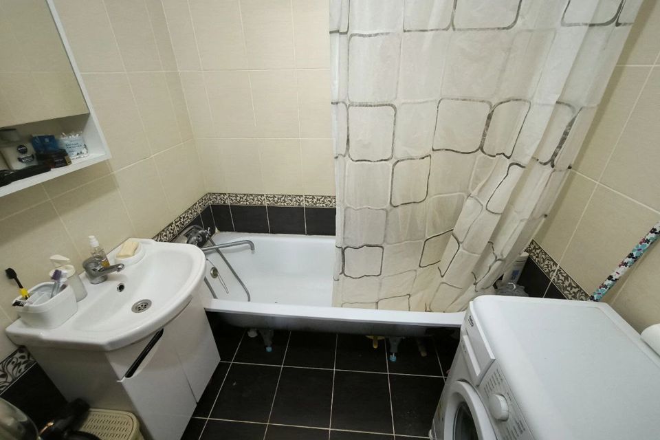 Продаётся 4-комнатная квартира, 70.1 м²