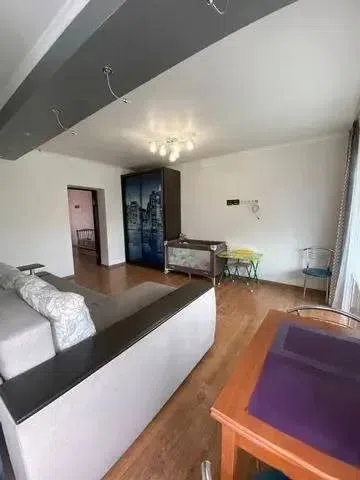 Продаётся 2-комнатная квартира, 4 м²