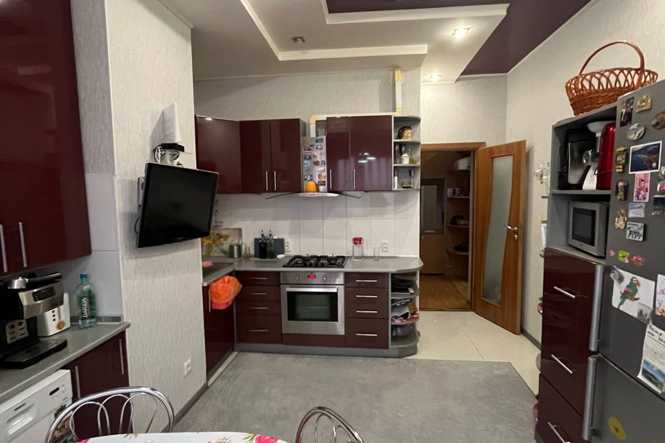 Продаётся 3-комнатная квартира, 94 м²