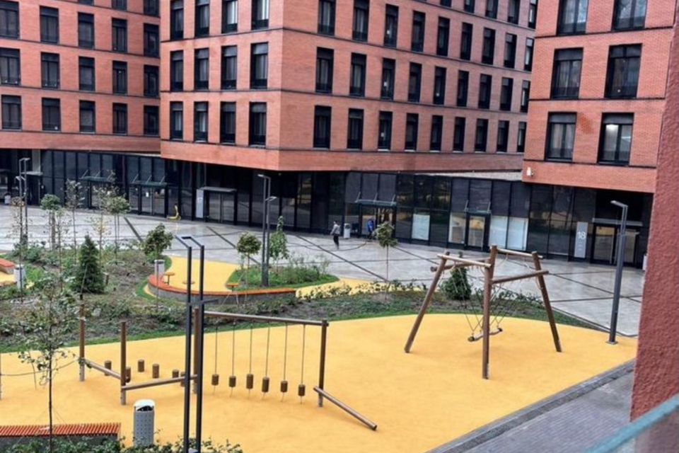 Продаётся 1-комнатная квартира, 42.1 м²