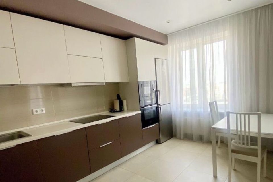 Сдаётся 2-комнатная квартира, 70 м²